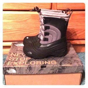 Kids snow / rain boot size 2